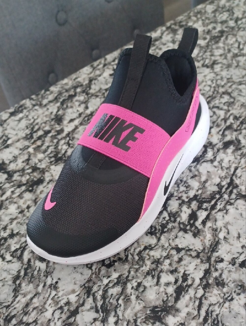Nike Kids Black and Pink Slip-On Athletic Sneakers BRAND NEW WITHOUT TAGS! - Picture 2 of 5